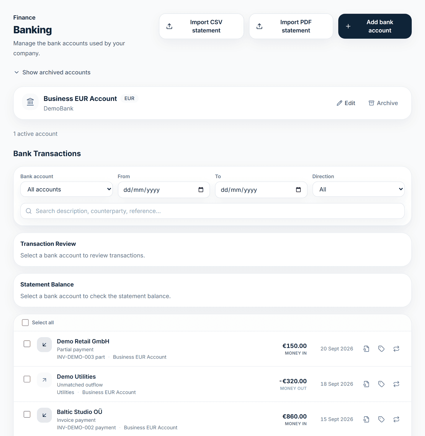 IQounting banking showing a bank account and a list of incoming and outgoing transactions to reconcile